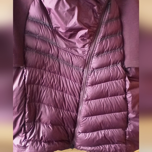 Nike Women's Burgundy Puffer Jacket - Picture 3 of 9